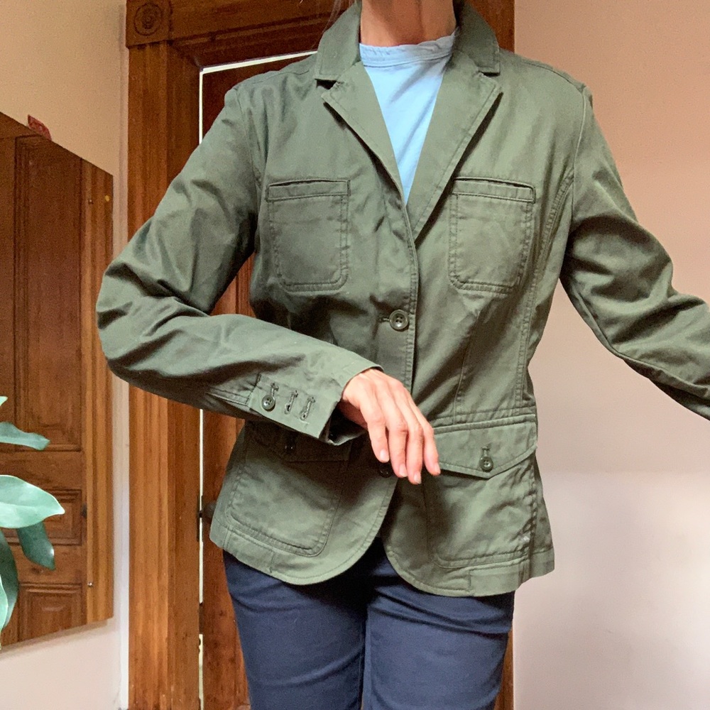 Blazer, size 4, 100% cotton.